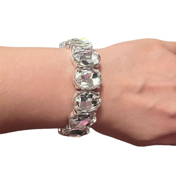 NWT Silver Rhinestone Stretch Bracelet - Picture 3 of 3